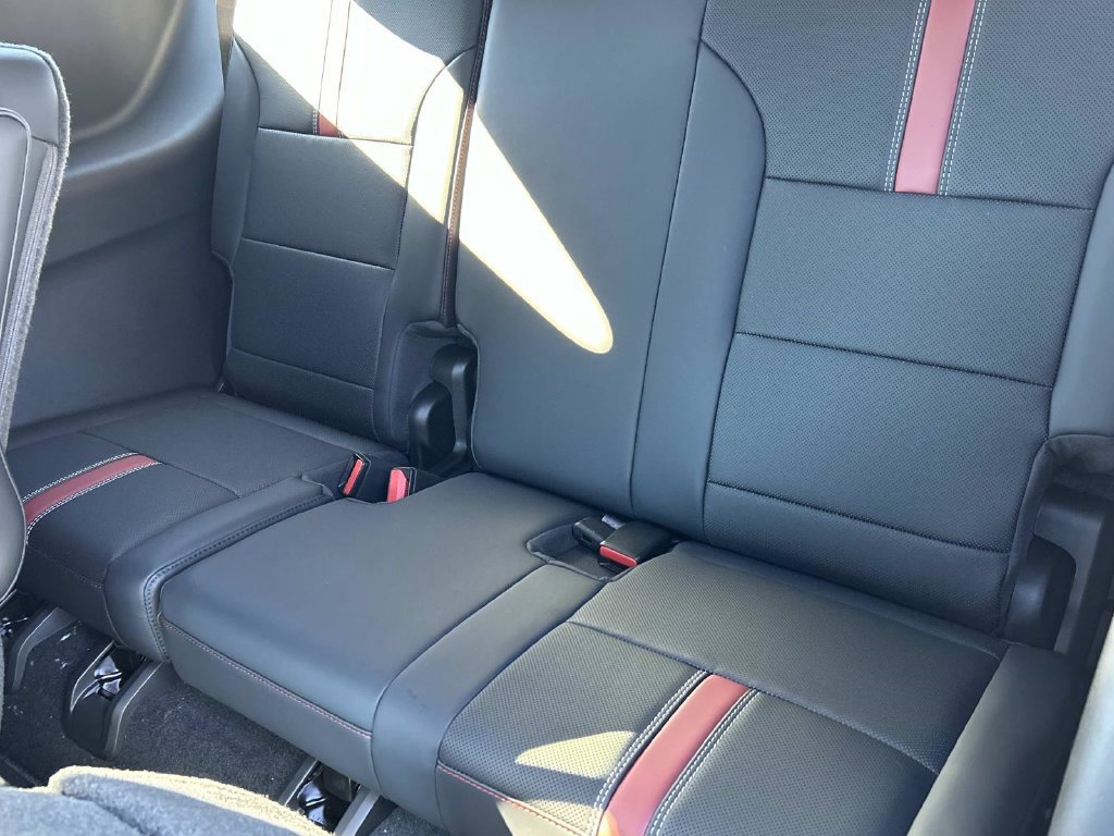 New 2027 Chevrolet Traverse RS FWD image 14