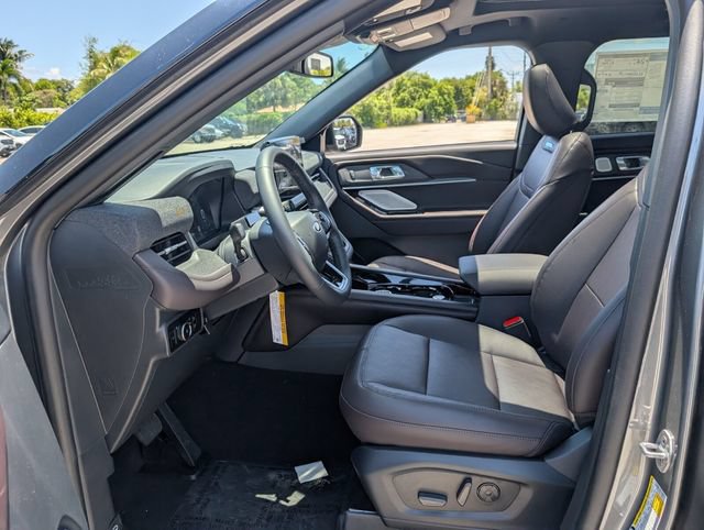 New 2026 Ford Explorer Platinum RWD image 5