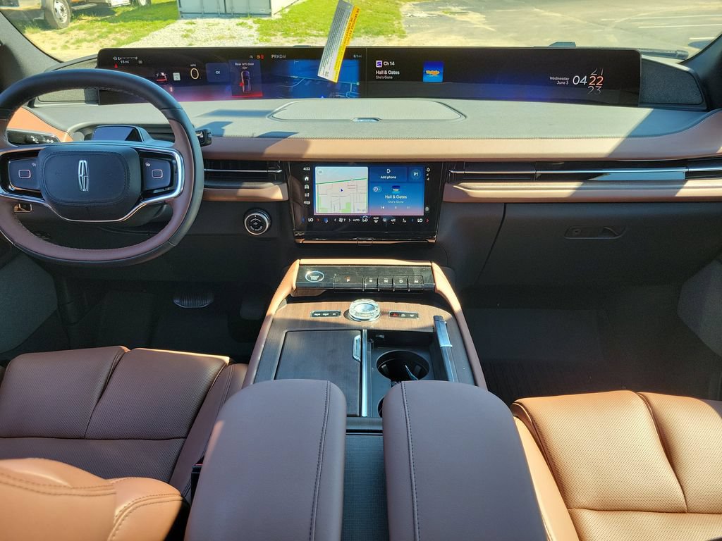 New 2026 Lincoln Navigator L Reserve AWD/4WD image 11