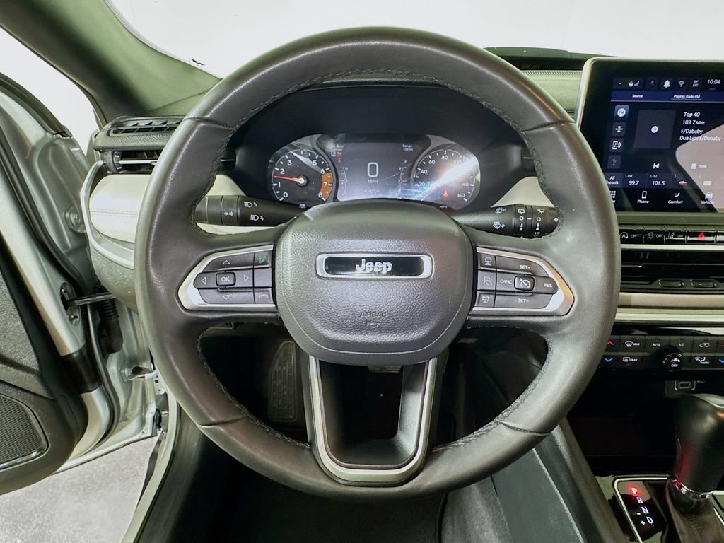 Used 2025 Jeep Compass Limited AWD/4WD image 9
