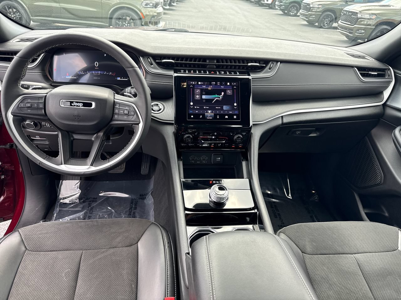 Used 2023 Jeep Grand Cherokee L Laredo AWD/4WD image 15