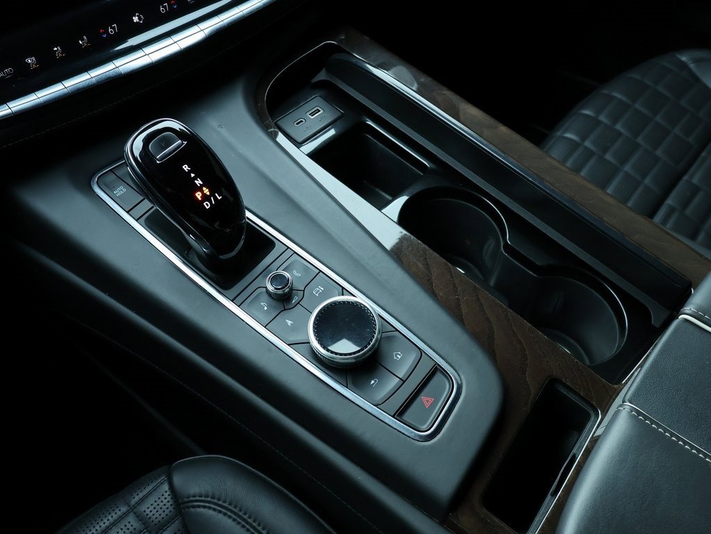 Used 2023 Cadillac Escalade Sport Platinum w/ LPO, ONYX Package image 28