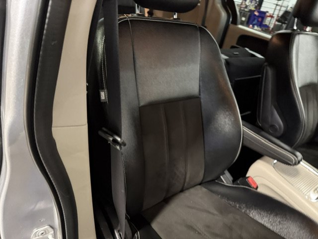 Used 2019 Dodge Grand Caravan SXT FWD image 7