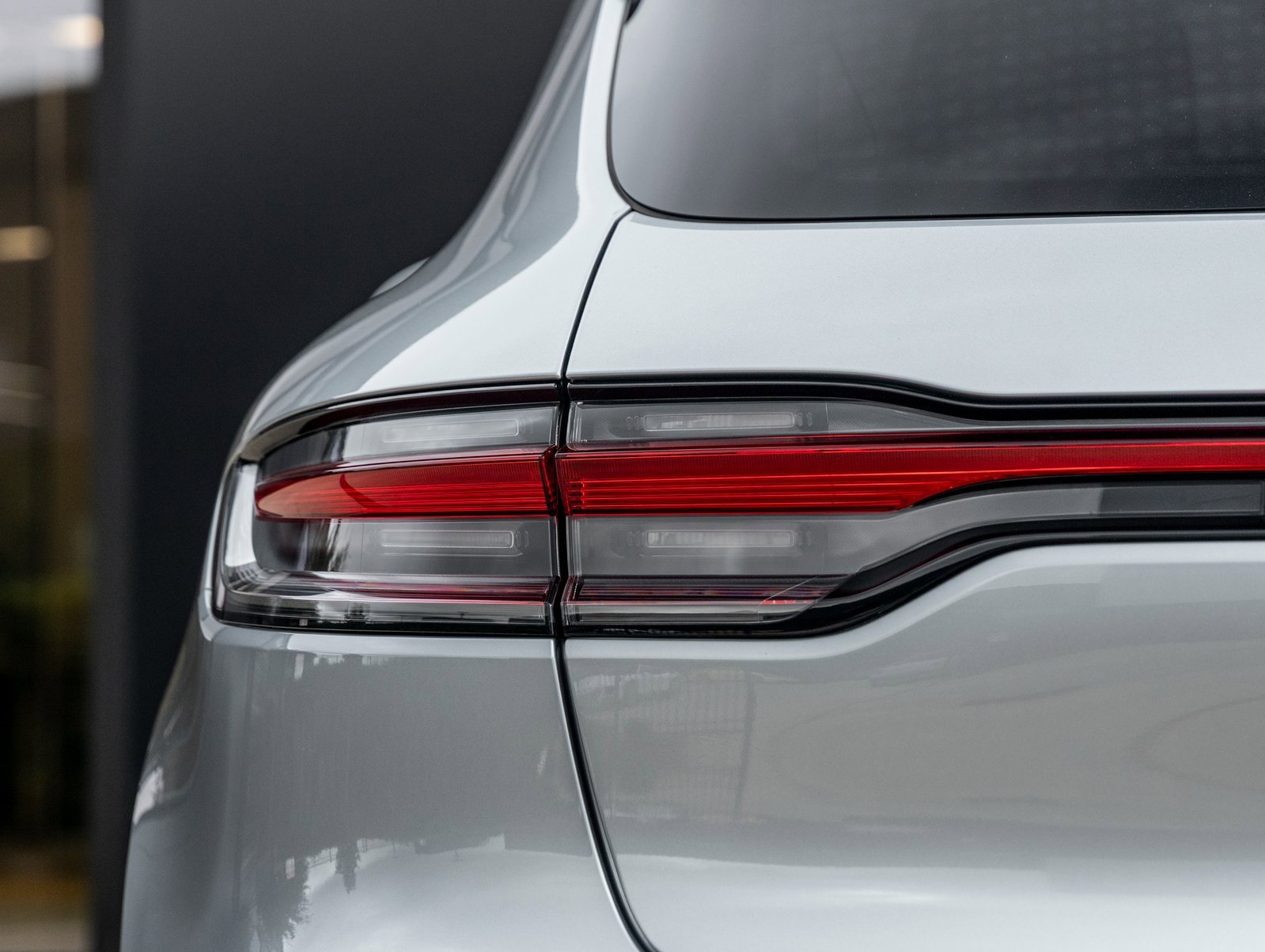 Used 2025 Porsche Macan image 13