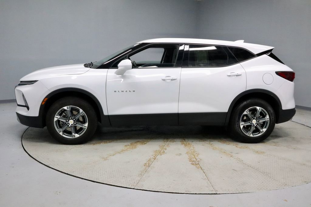 Used 2025 Chevrolet Blazer LT AWD/4WD image 8