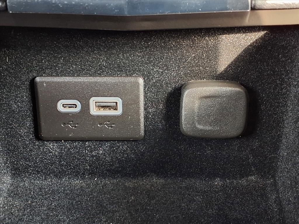 Used 2023 Cadillac XT4 Luxury FWD image 6