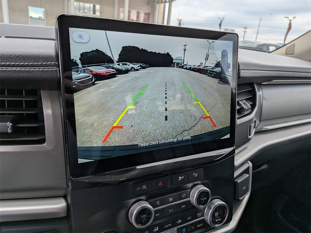 Used 2024 Ford Expedition XLT image 18