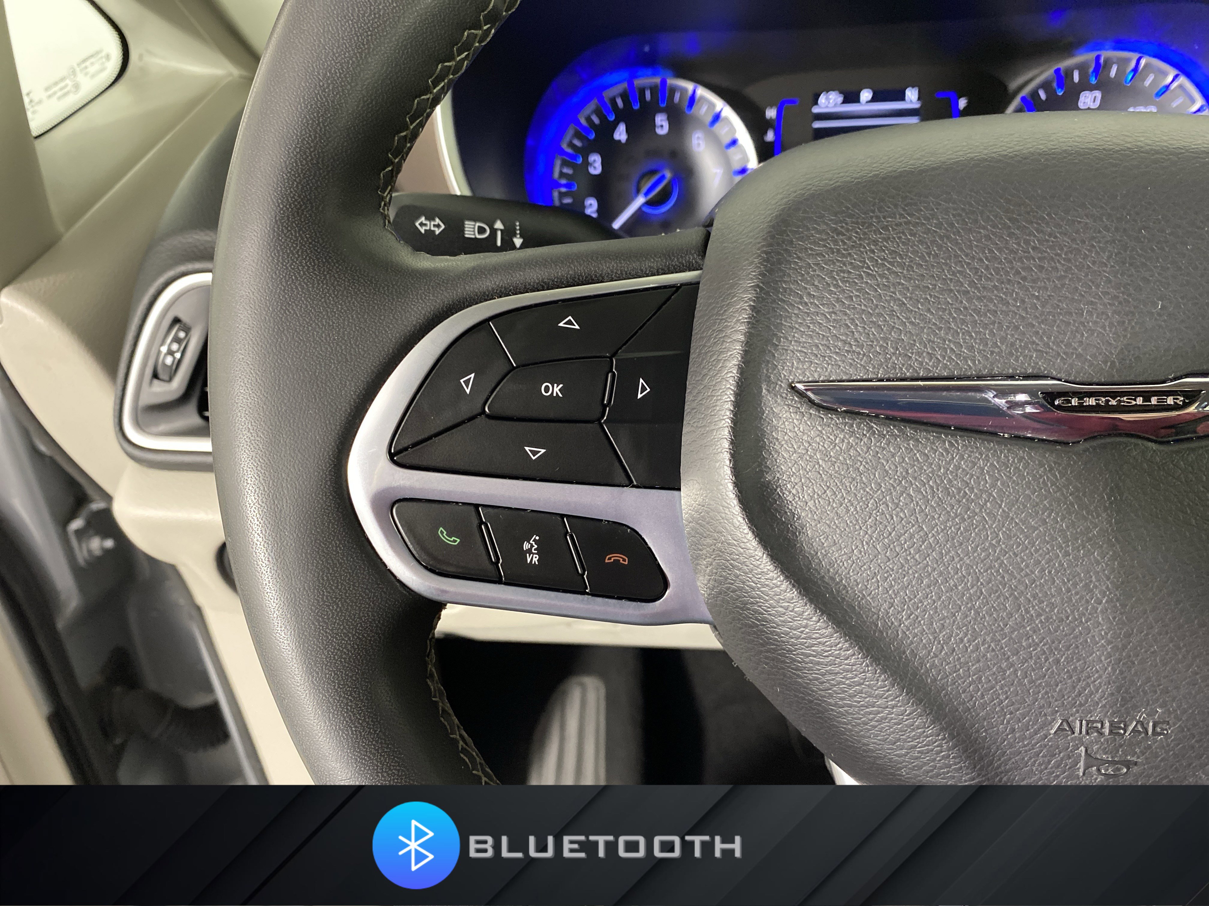 Used 2023 Chrysler Voyager LX image 22