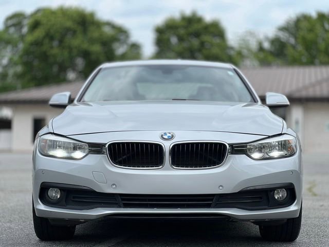 Used 2016 BMW 320i Sedan RWD image 2
