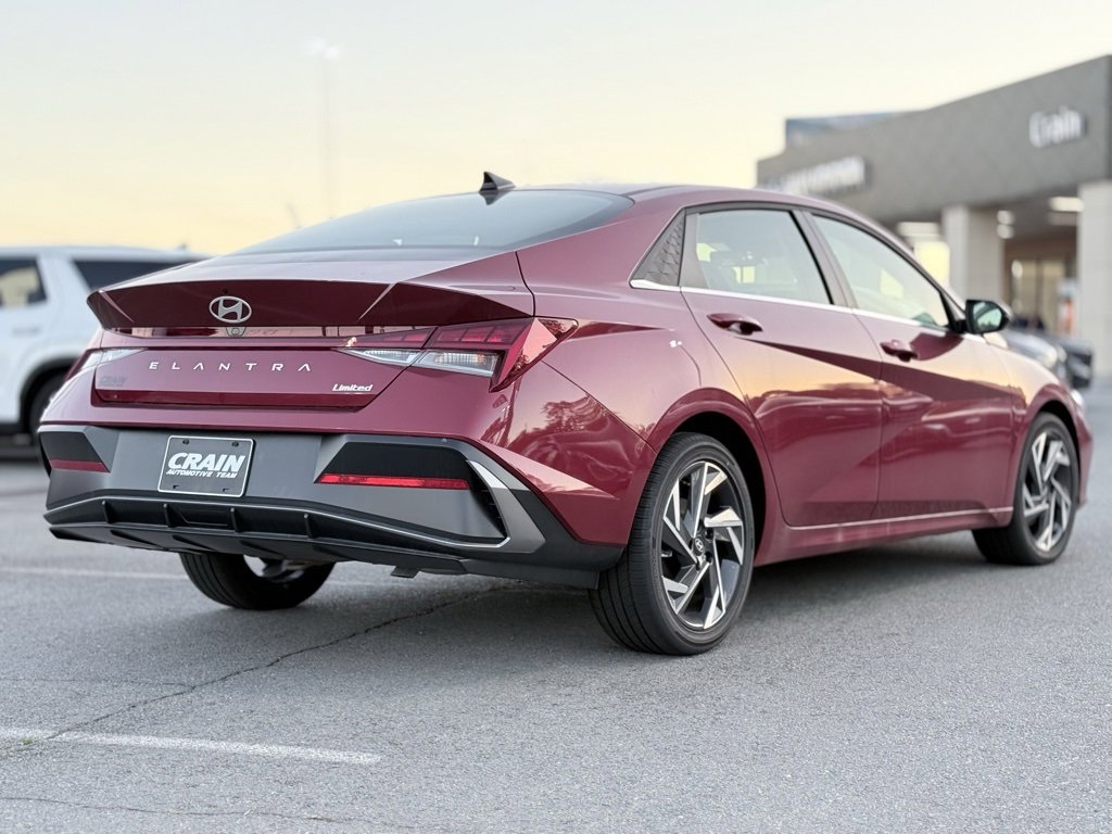 New 2025 Hyundai Elantra Limited image 6