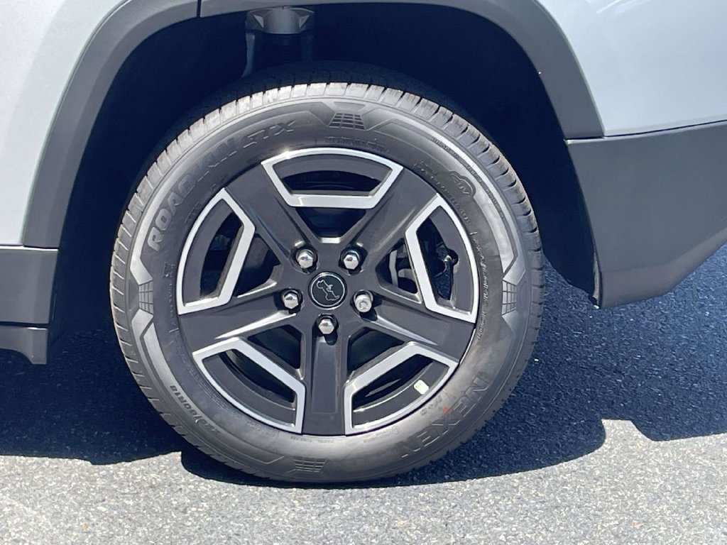New 2026 Jeep Cherokee Laredo AWD/4WD image 13