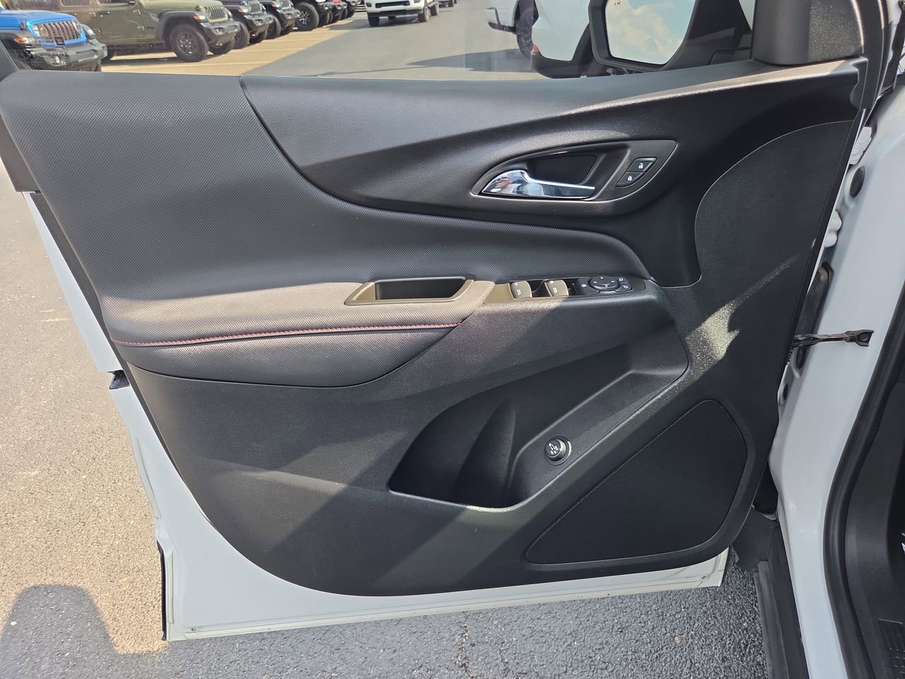 Used 2022 Chevrolet Equinox RS FWD image 19