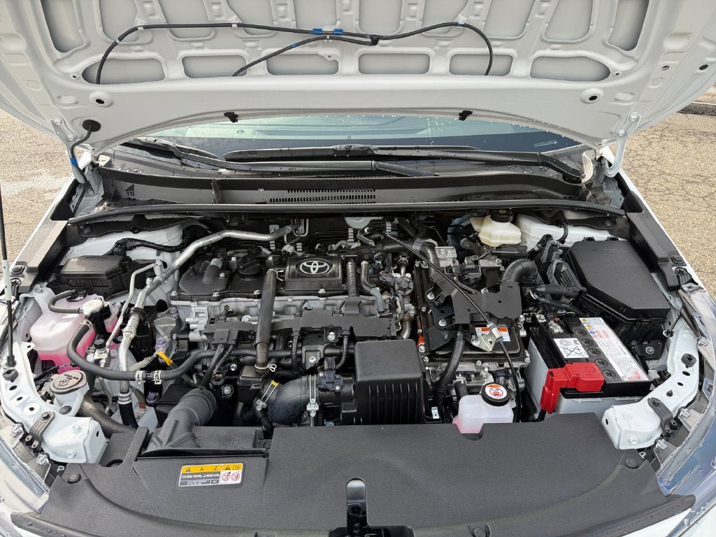 Used 2025 Toyota Corolla SE w/ Carpet Mat Package (TMS) FWD image 29