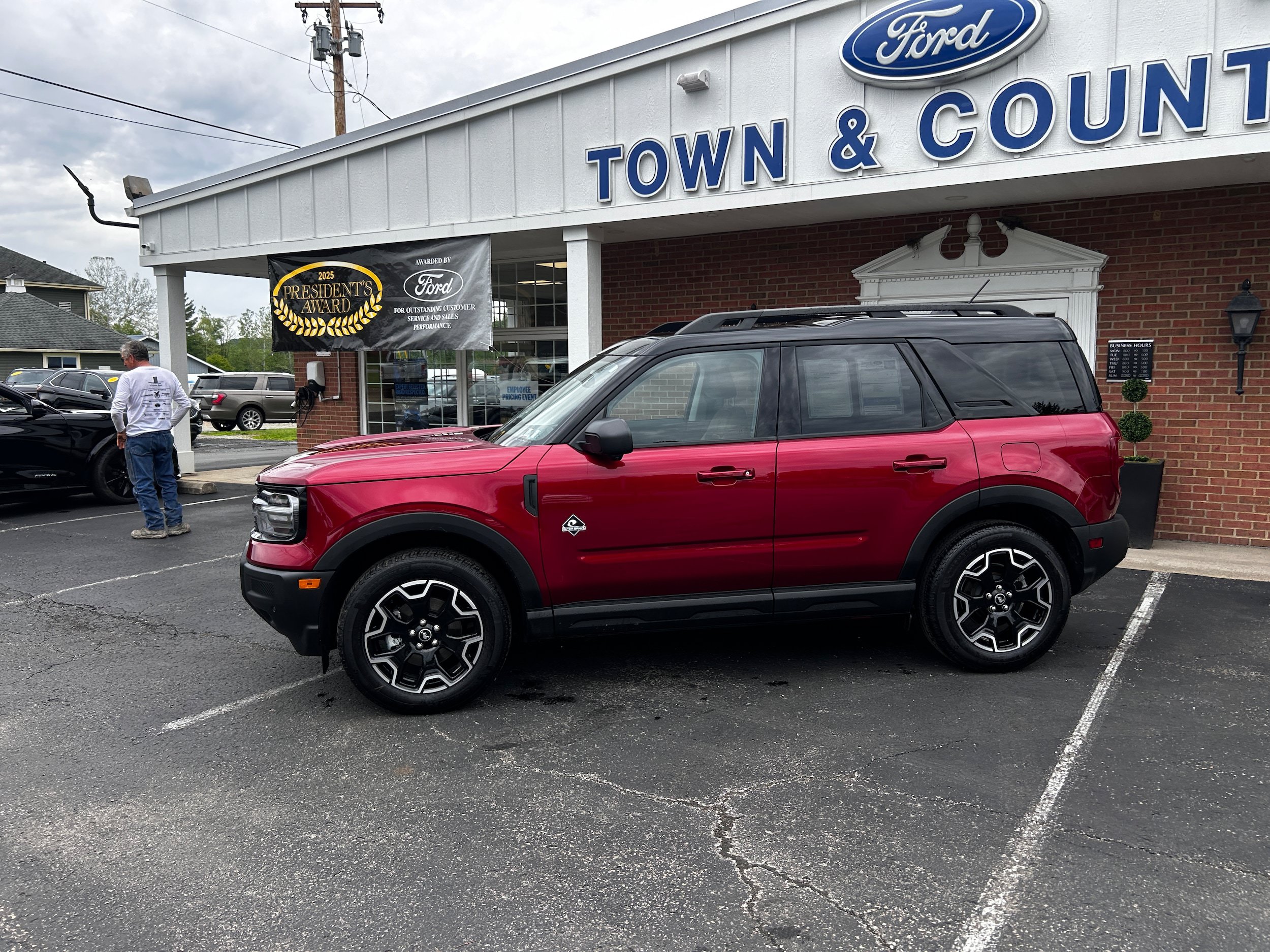Used 2025 Ford Bronco Sport Outer Banks w/ Outer Banks Tech Package+ AWD/4WD image 5
