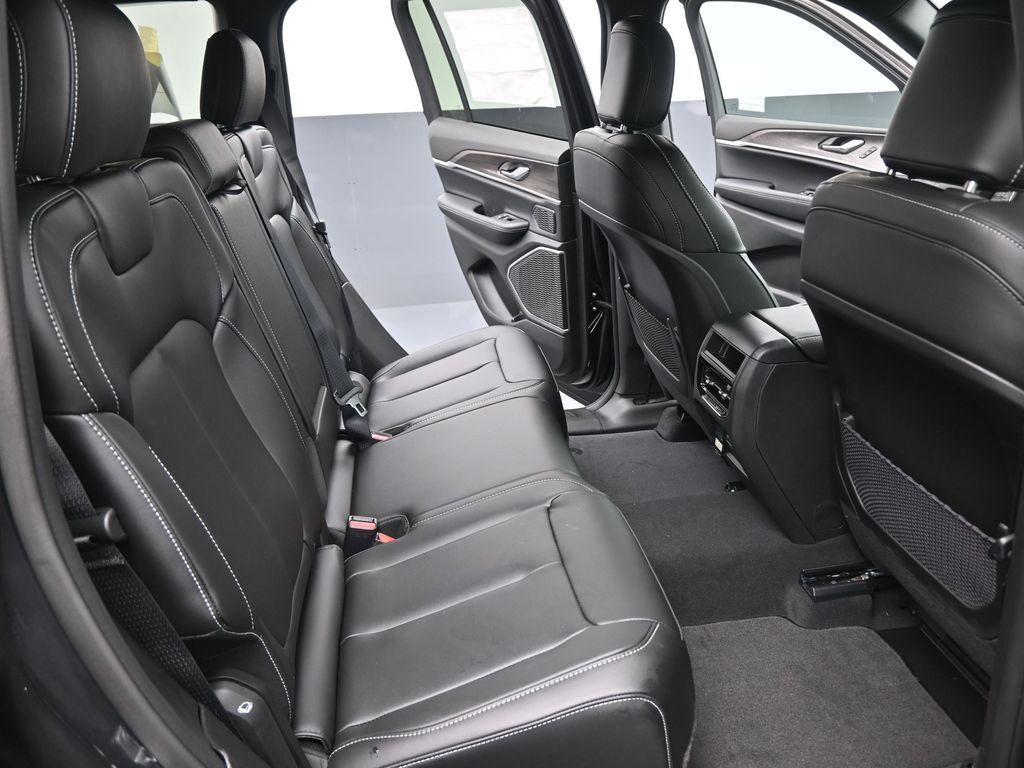 New 2026 Jeep Grand Cherokee Limited image 24