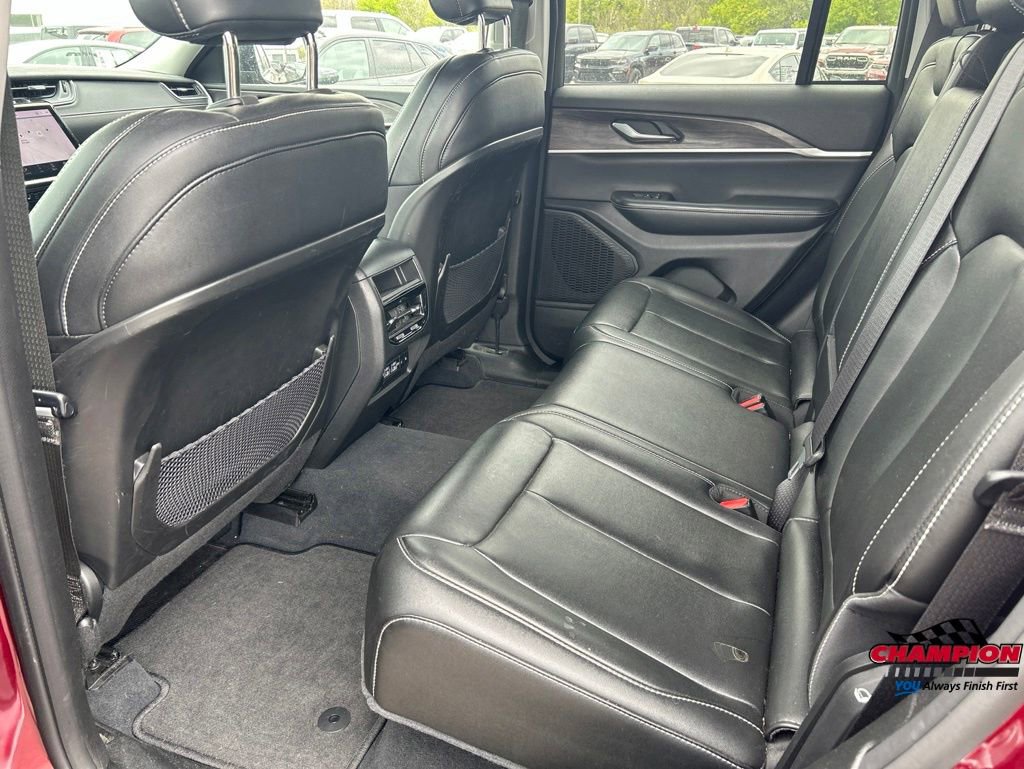 Used 2023 Jeep Grand Cherokee Limited AWD/4WD image 8