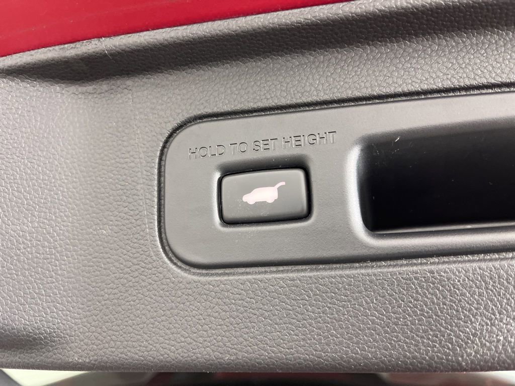 Used 2024 Honda Pilot Touring image 14