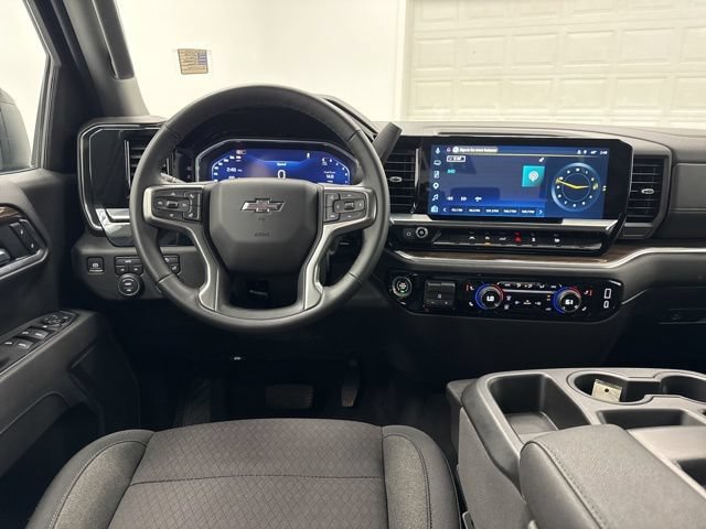 Used 2026 Chevrolet Silverado 1500 RST AWD/4WD image 24