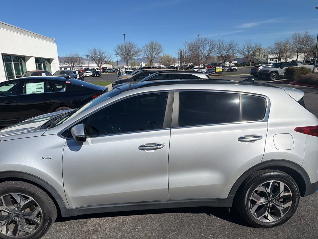 Certified 2020 Kia Sportage EX w/ Option Group 15 AWD/4WD image 2