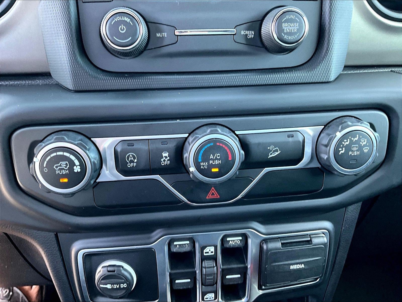 Used 2018 Jeep Wrangler Unlimited Sport S AWD/4WD image 37