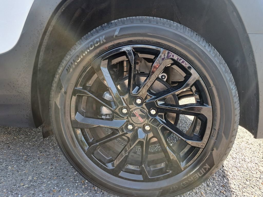 Used 2023 GMC Terrain SLT w/ Elevation Edition image 24