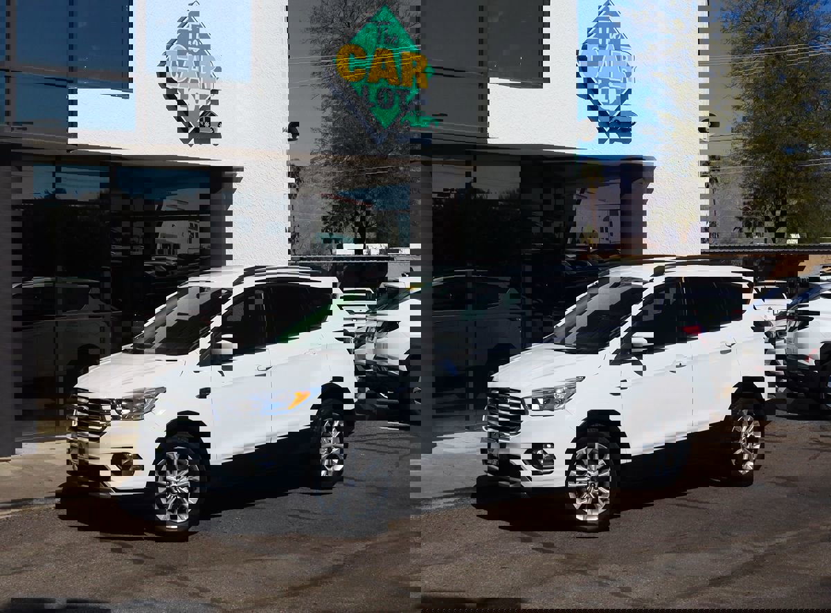 Used 2018 Ford Escape SE image 3