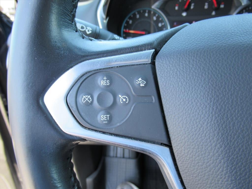 Used 2022 Chevrolet Traverse LT FWD image 23