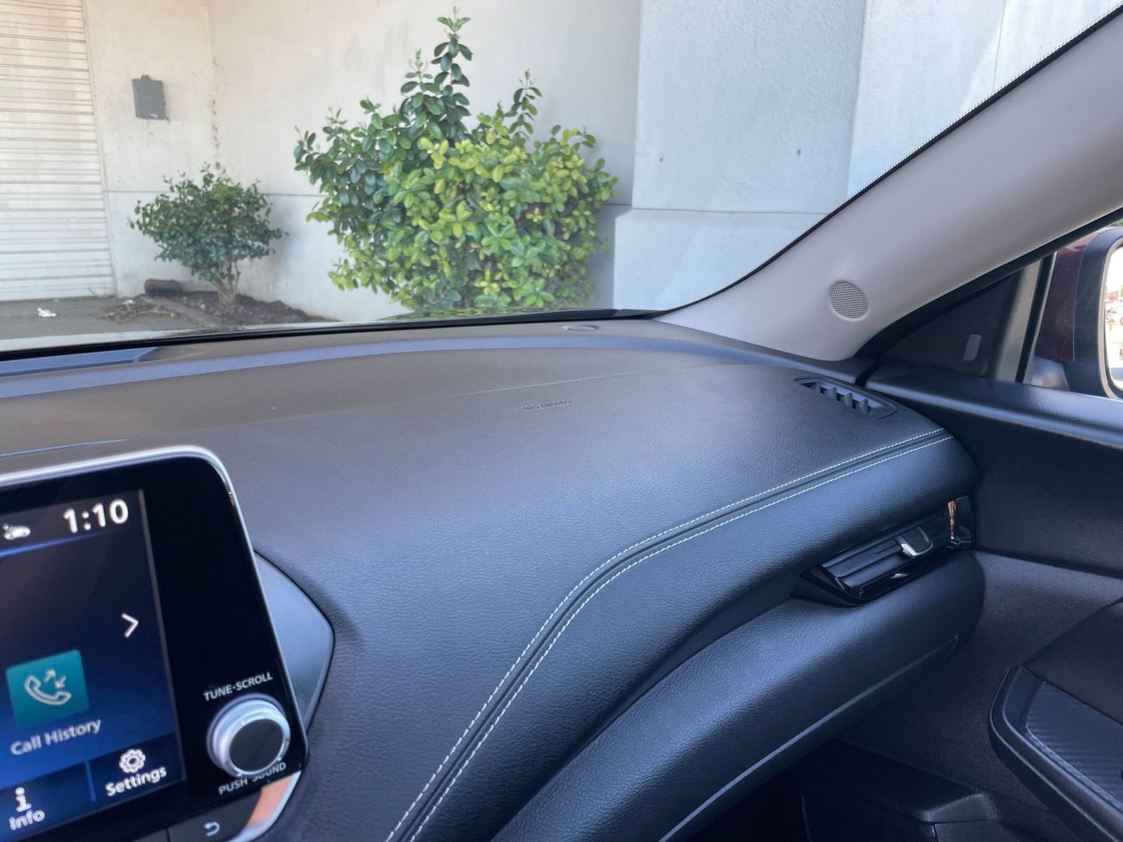 Used 2025 Nissan Sentra SV image 34