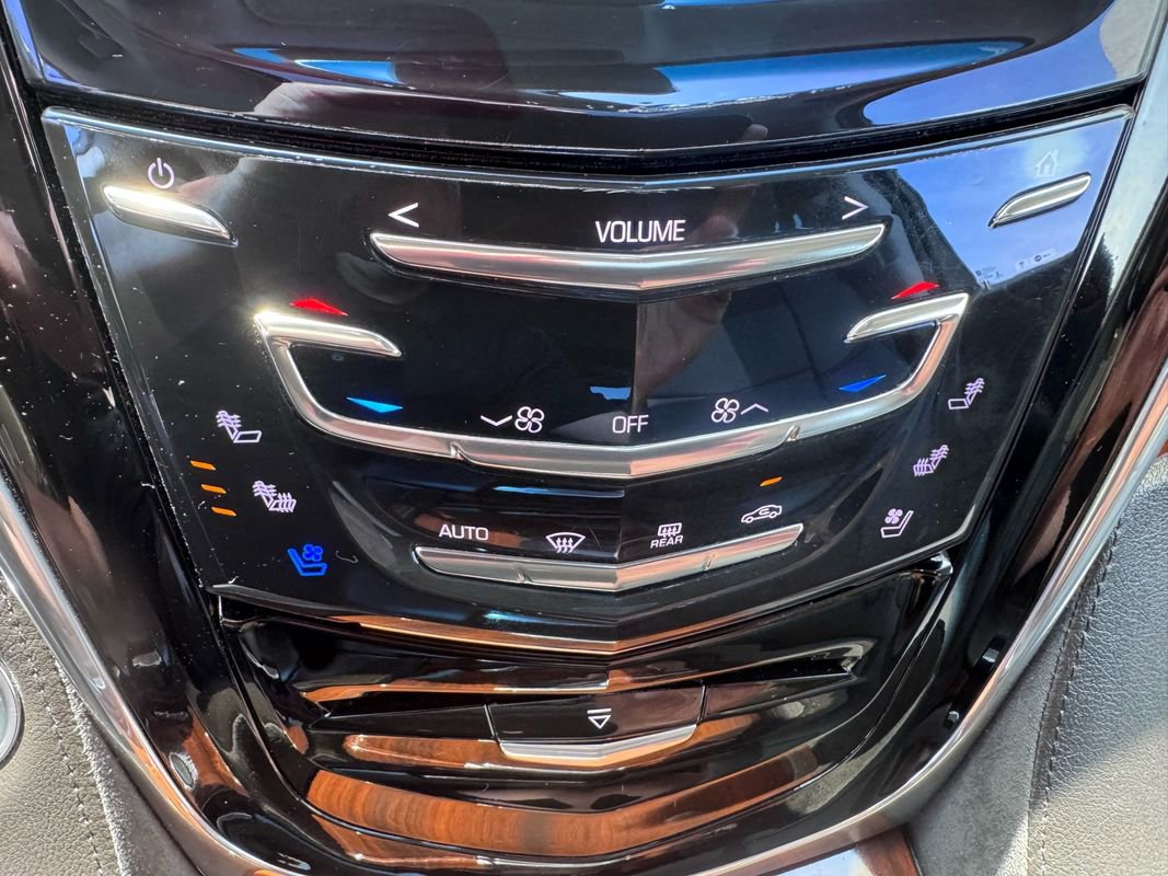 Used 2017 Cadillac Escalade ESV Luxury AWD/4WD image 25