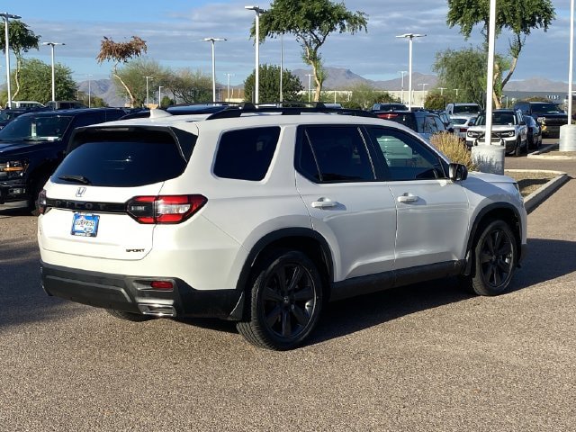 Used 2025 Honda Pilot Sport image 7