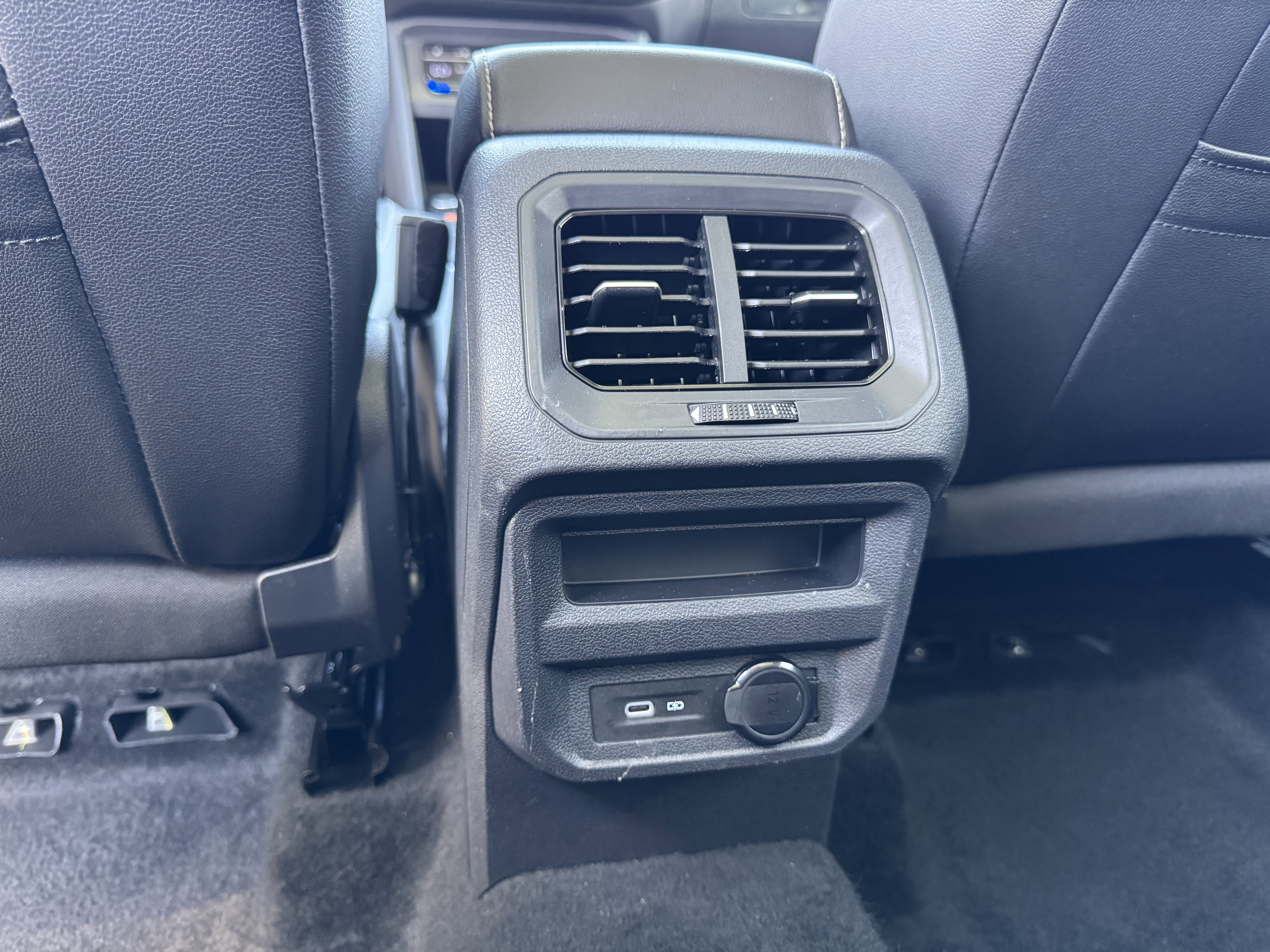 Certified 2023 Volkswagen Tiguan SE w/ Panoramic Sunroof Package image 33