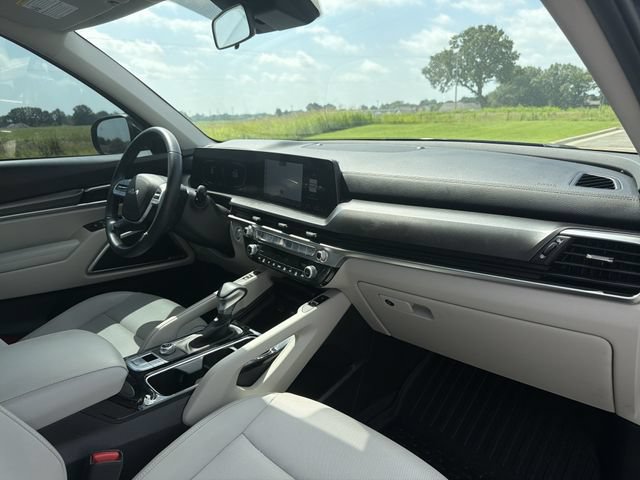 Used 2025 Kia Telluride S FWD image 15