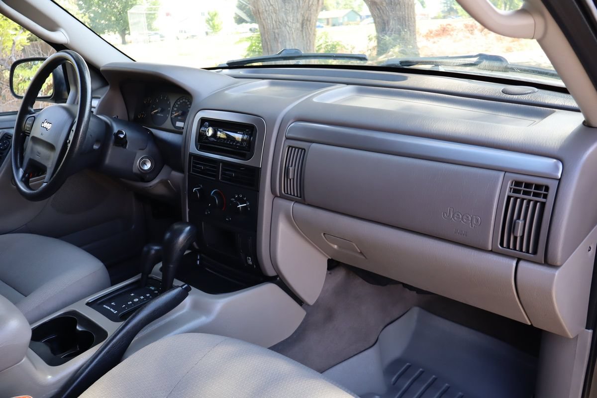Used 2004 Jeep Grand Cherokee Laredo w/ Convenience Group AWD/4WD image 17