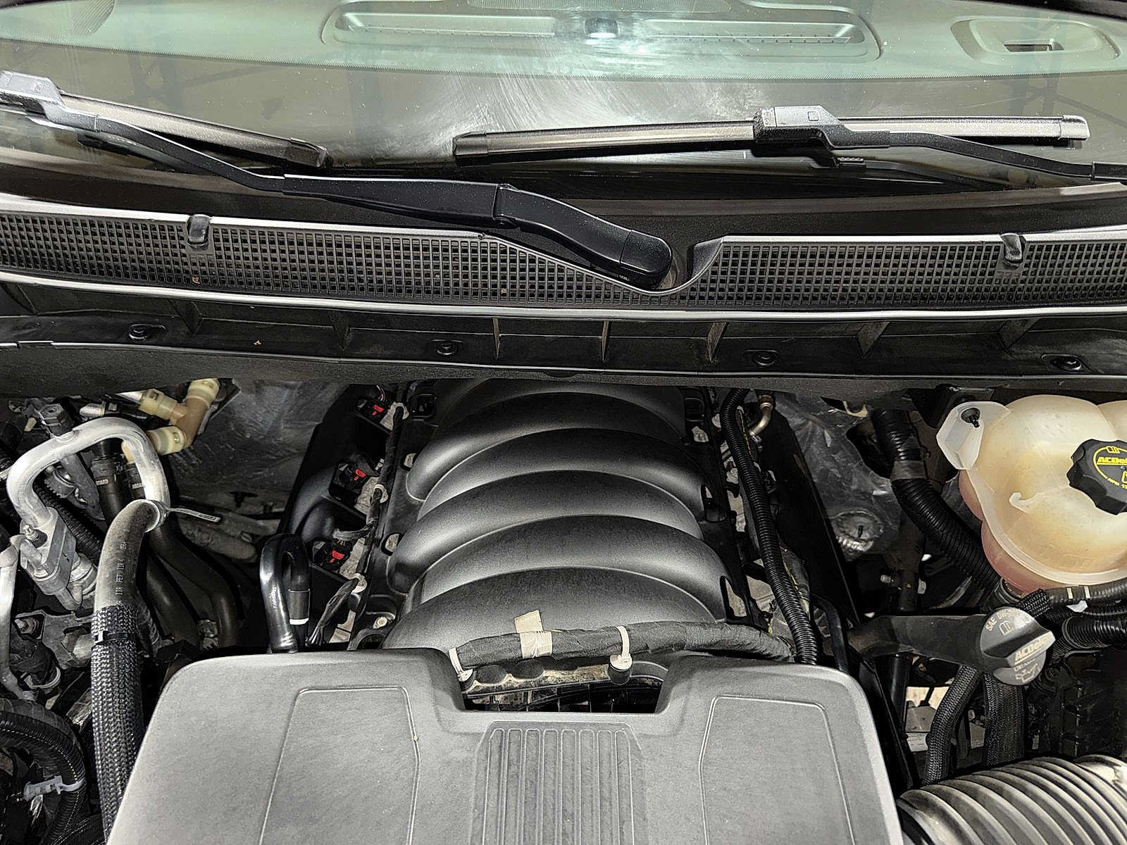 Used 2024 Chevrolet Tahoe Premier AWD/4WD image 12