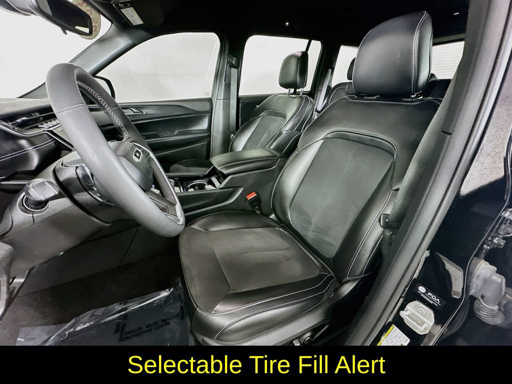 Used 2023 Jeep Grand Cherokee Altitude AWD/4WD image 28