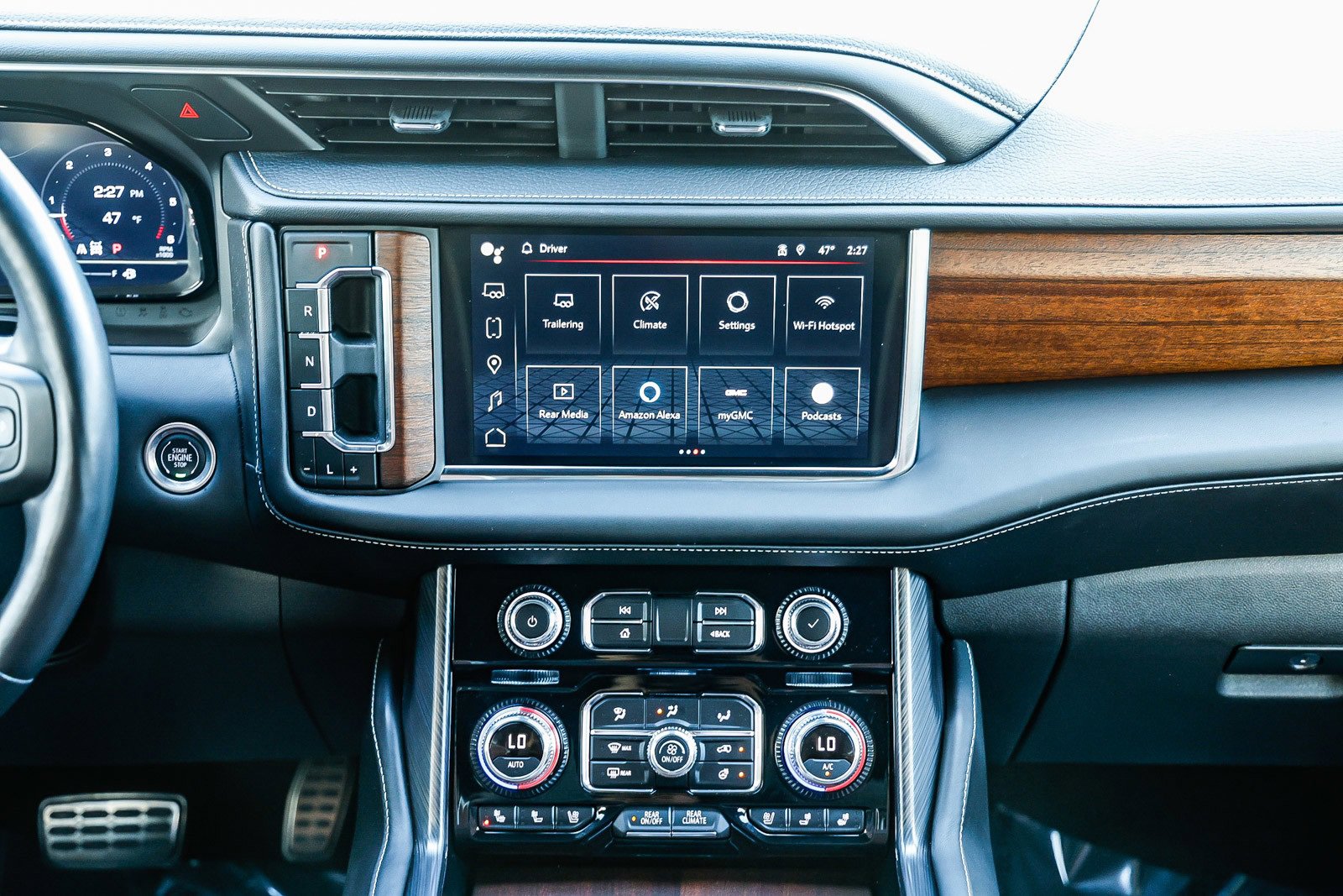 Used 2024 GMC Yukon XL Denali Ultimate image 11