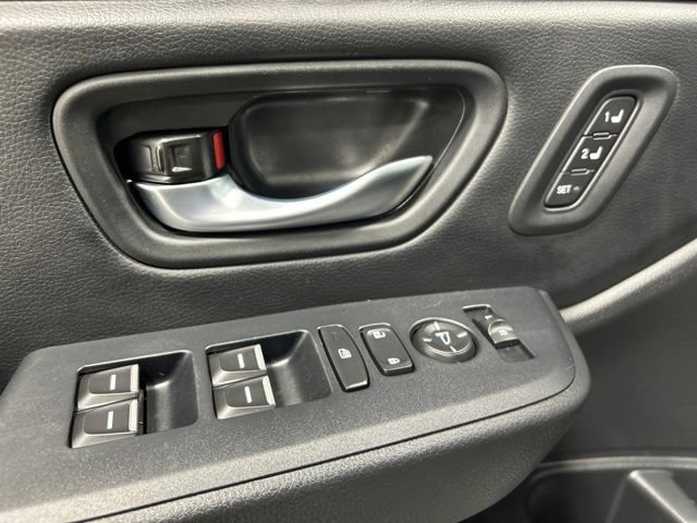 Certified 2025 Honda Pilot Touring image 23