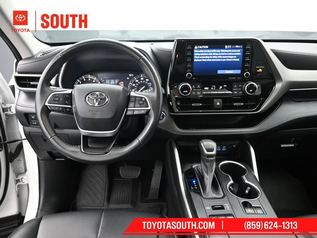 Used 2022 Toyota Highlander XLE image 11