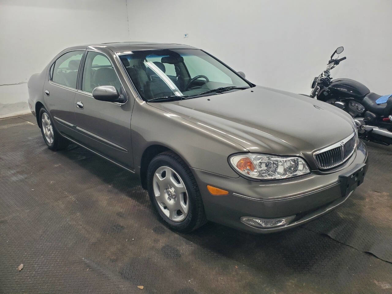 Used 2001 INFINITI I30 image 3