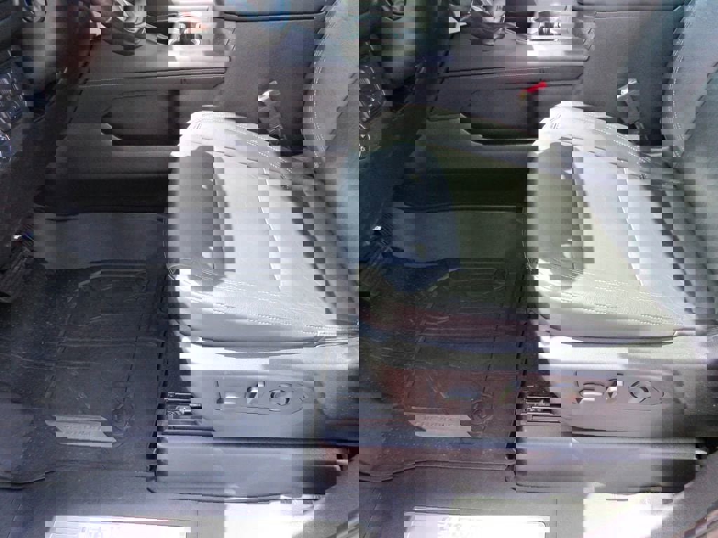 Used 2021 Chevrolet Tahoe Z71 w/ Z71 Signature Package image 22