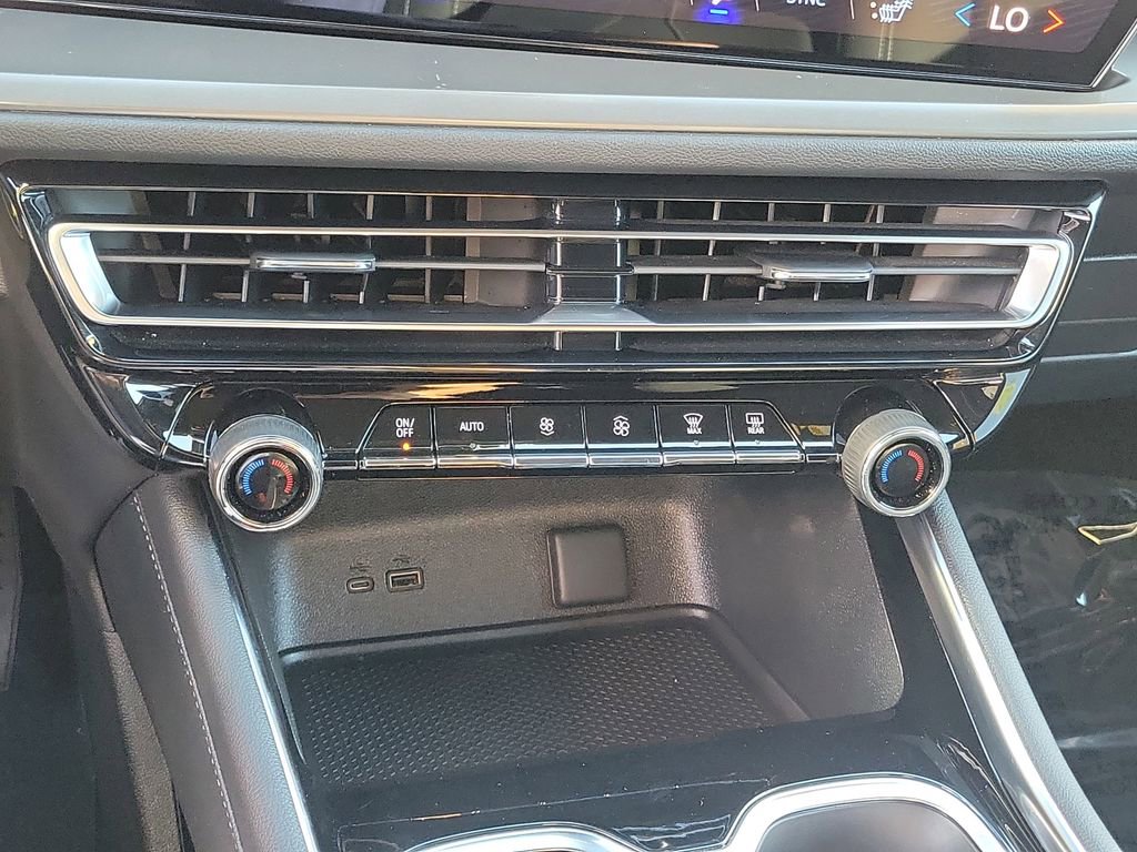 Used 2024 Chevrolet Traverse LS w/ Midnight/Sport Edition image 11