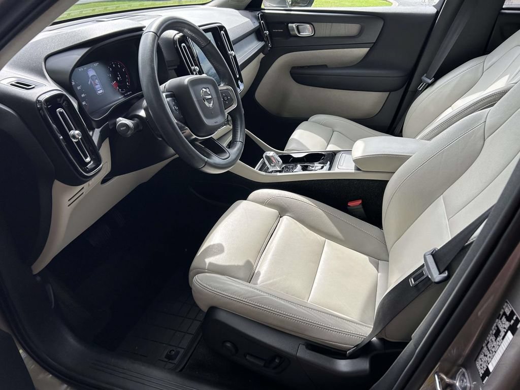 Used 2020 Volvo XC40 T5 Inscription w/ Protection Package Premier AWD/4WD image 11