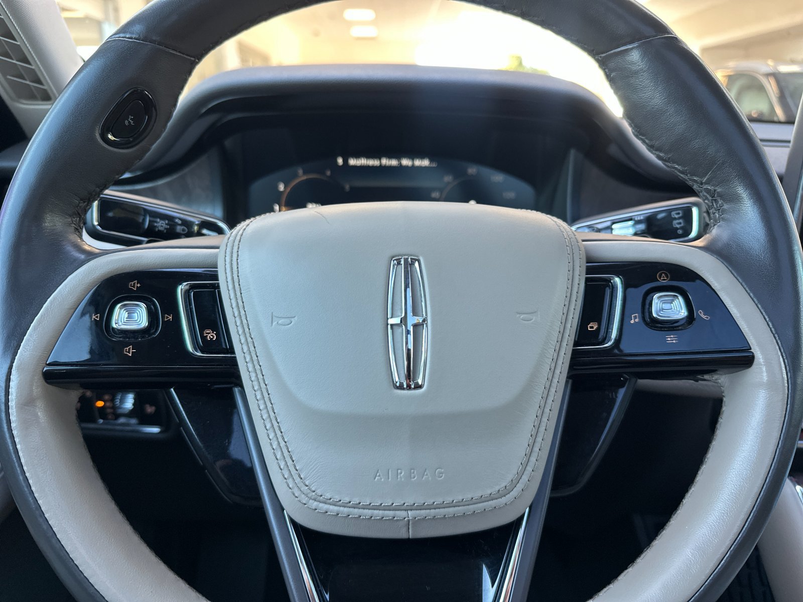 Used 2023 Lincoln Aviator Reserve w/ Equipment Group 201A AWD/4WD image 27