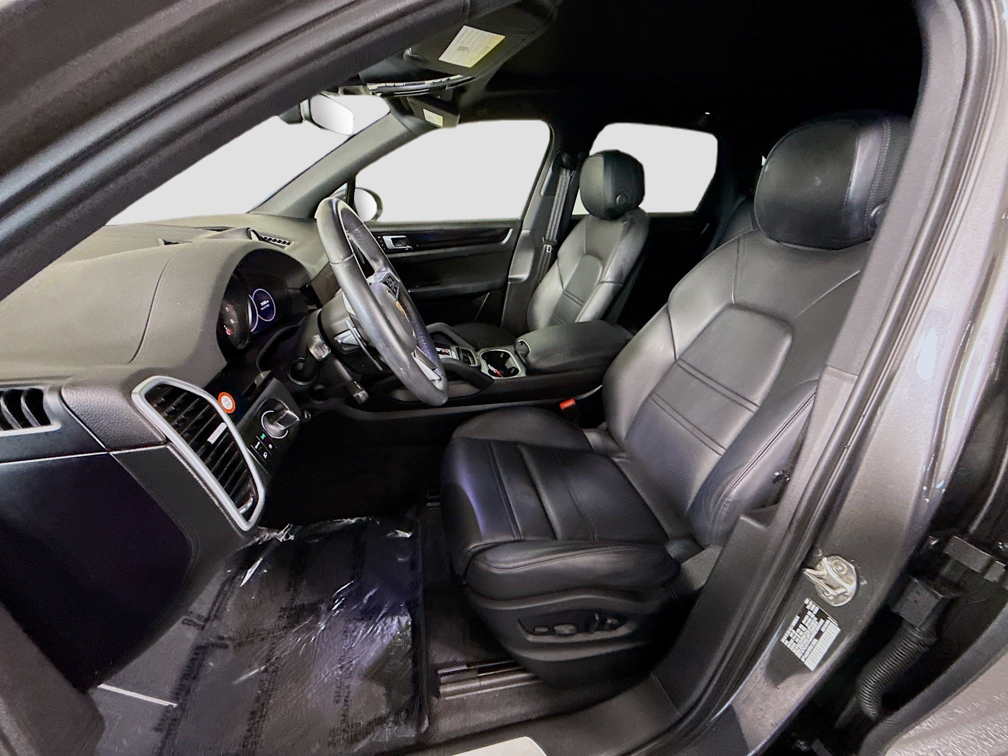 Used 2023 Porsche Cayenne AWD/4WD image 21