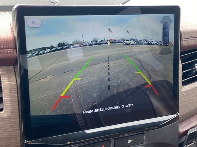 Used 2024 Ford Expedition Limited image 11