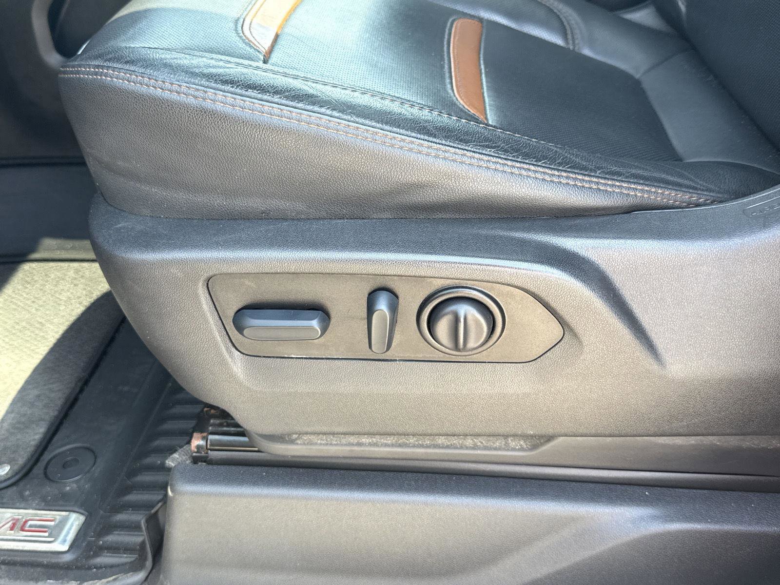 Used 2022 GMC Sierra 1500 AT4 w/ AT4 Preferred Package image 17