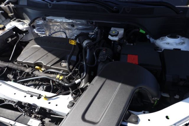 Certified 2025 Chevrolet Trax LS image 38