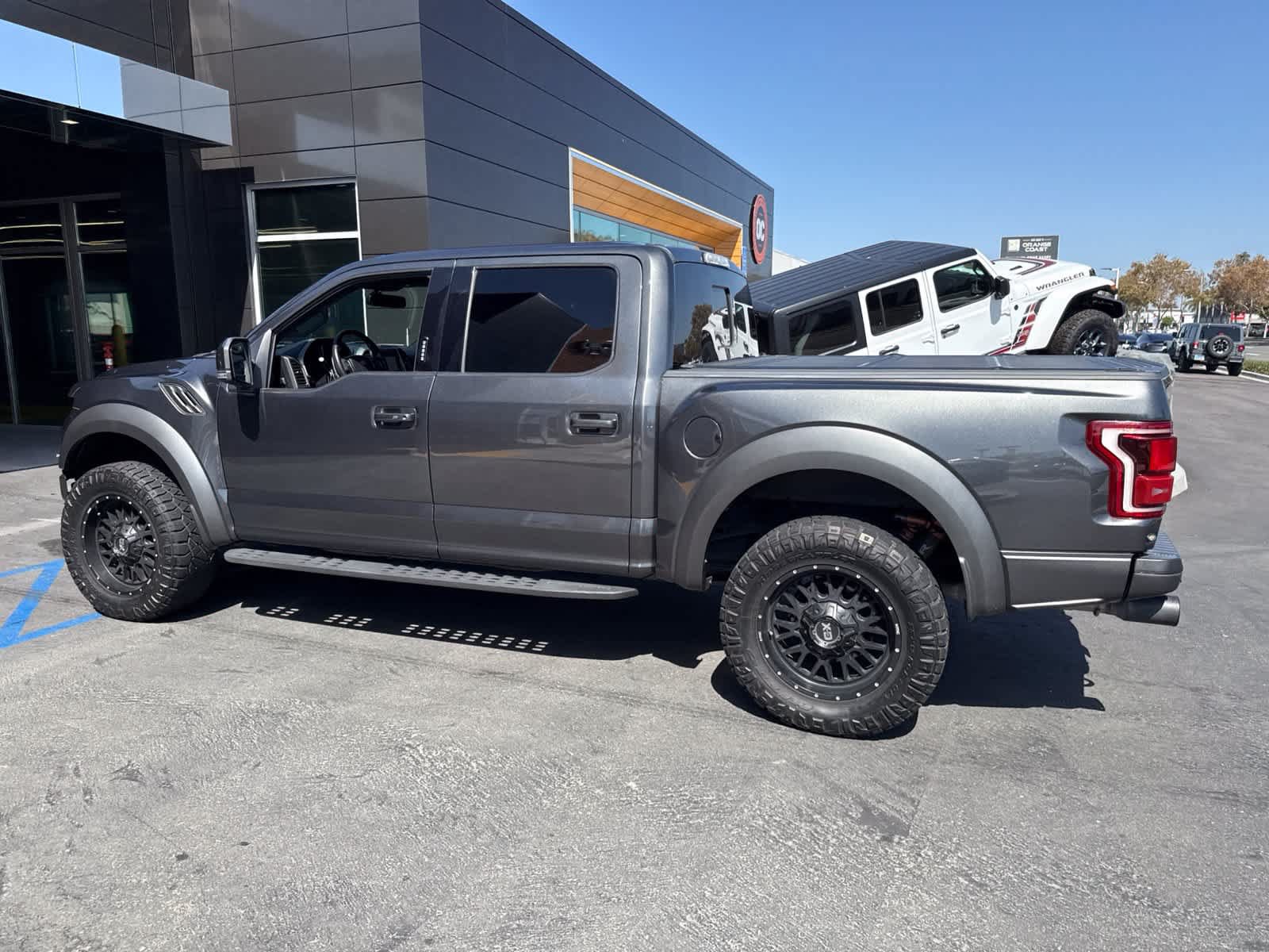 Used 2020 Ford F150 Raptor w/ Equipment Group 802A Luxury AWD/4WD image 18