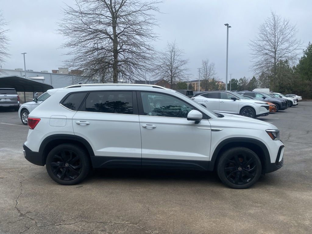 Used 2024 Volkswagen Taos SE video 2