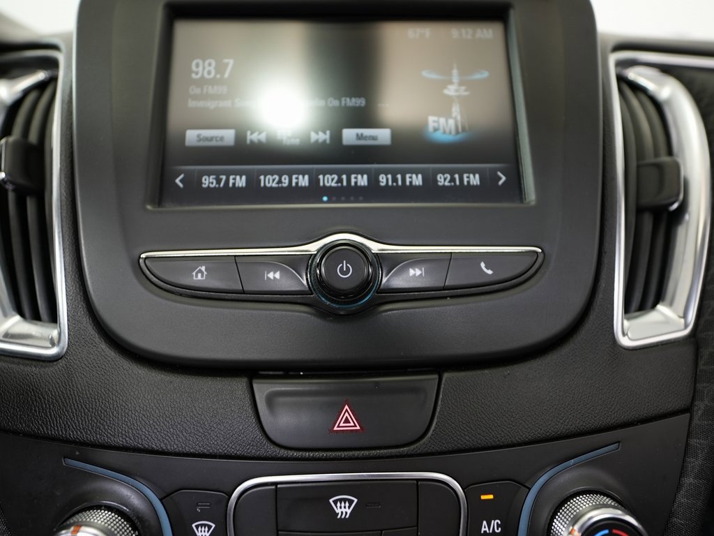 Used 2018 Chevrolet Malibu LT image 38